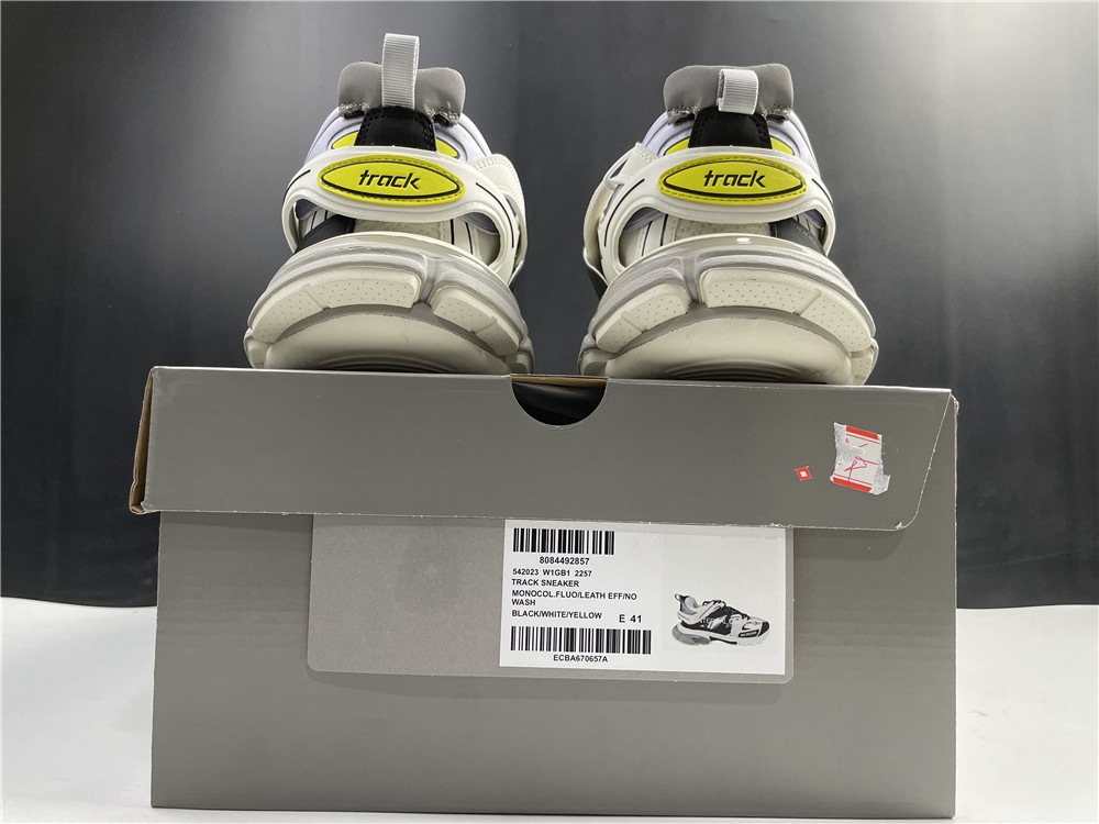 TRIPLE-S SNEAKER